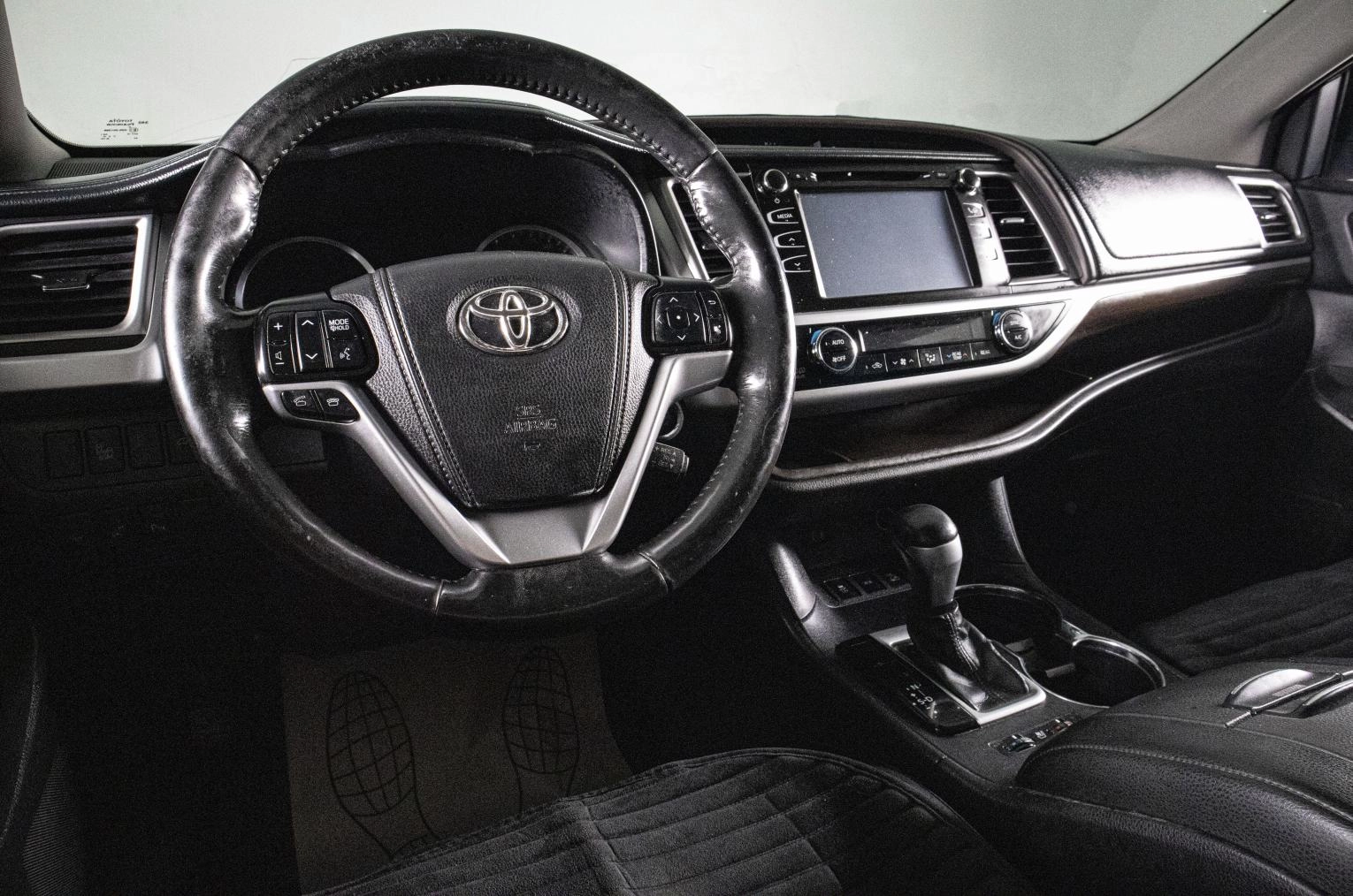 Toyota Highlander 15 из 24