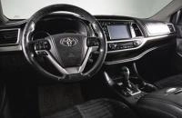 Toyota Highlander 15 из 24
