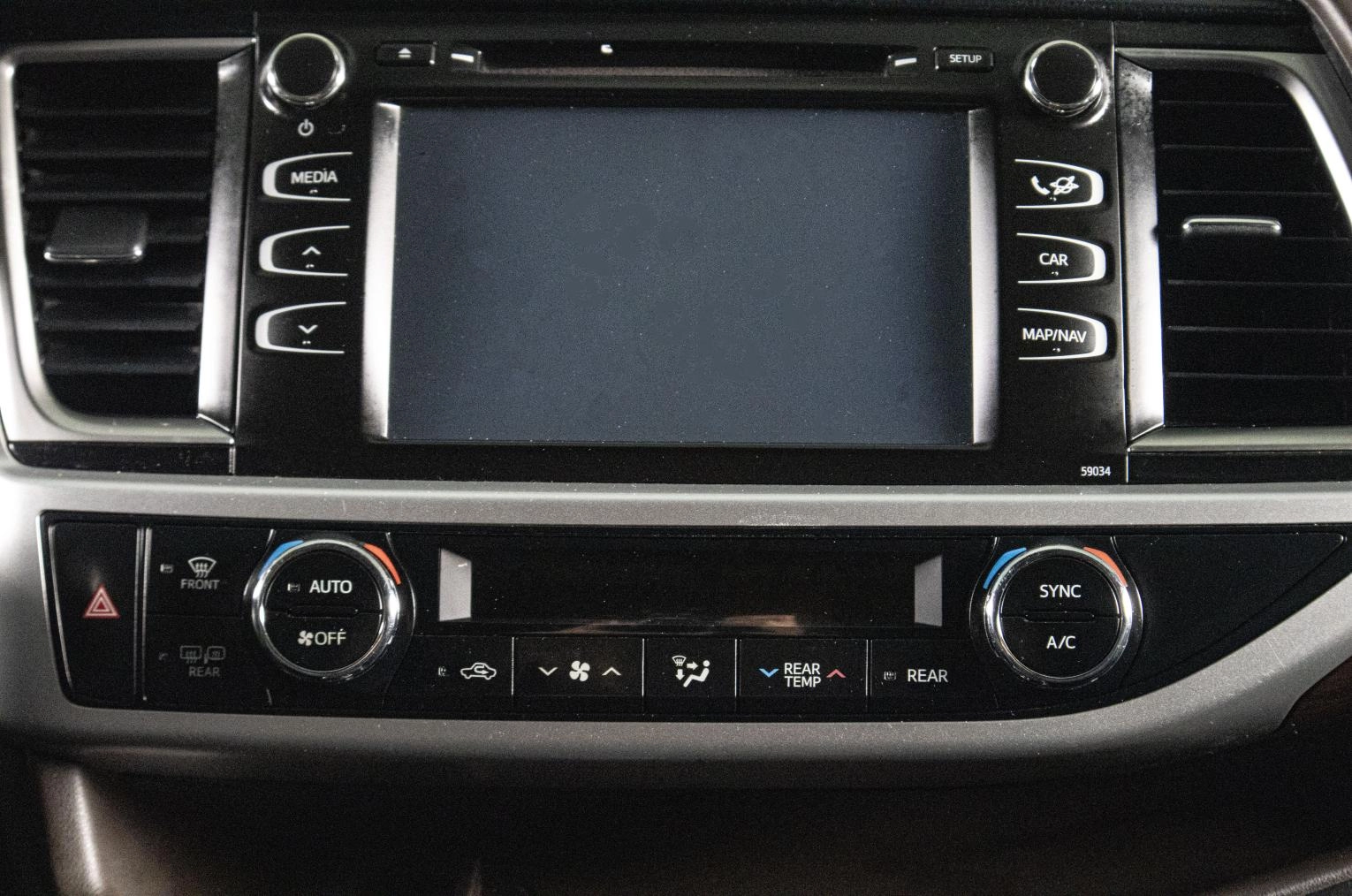 Toyota Highlander 17 из 24