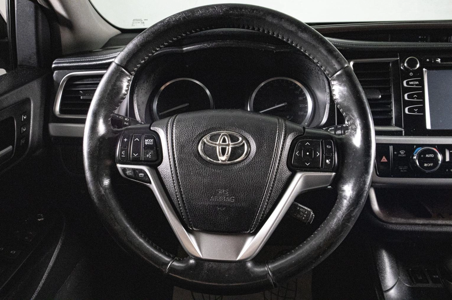 Toyota Highlander 13 из 24