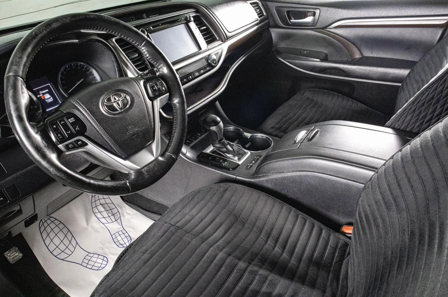 Toyota Highlander 10 из 24