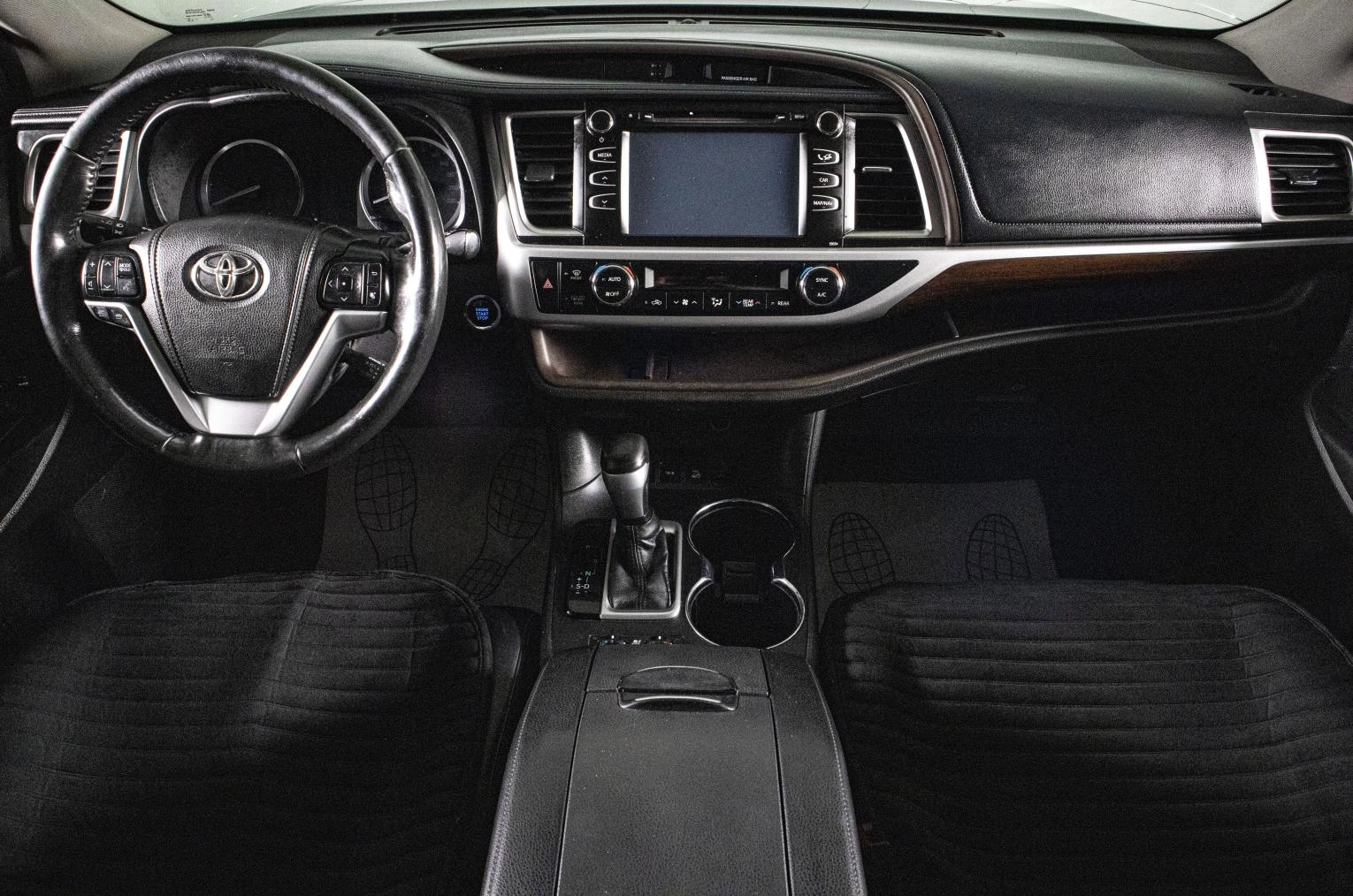 Toyota Highlander 16 из 24
