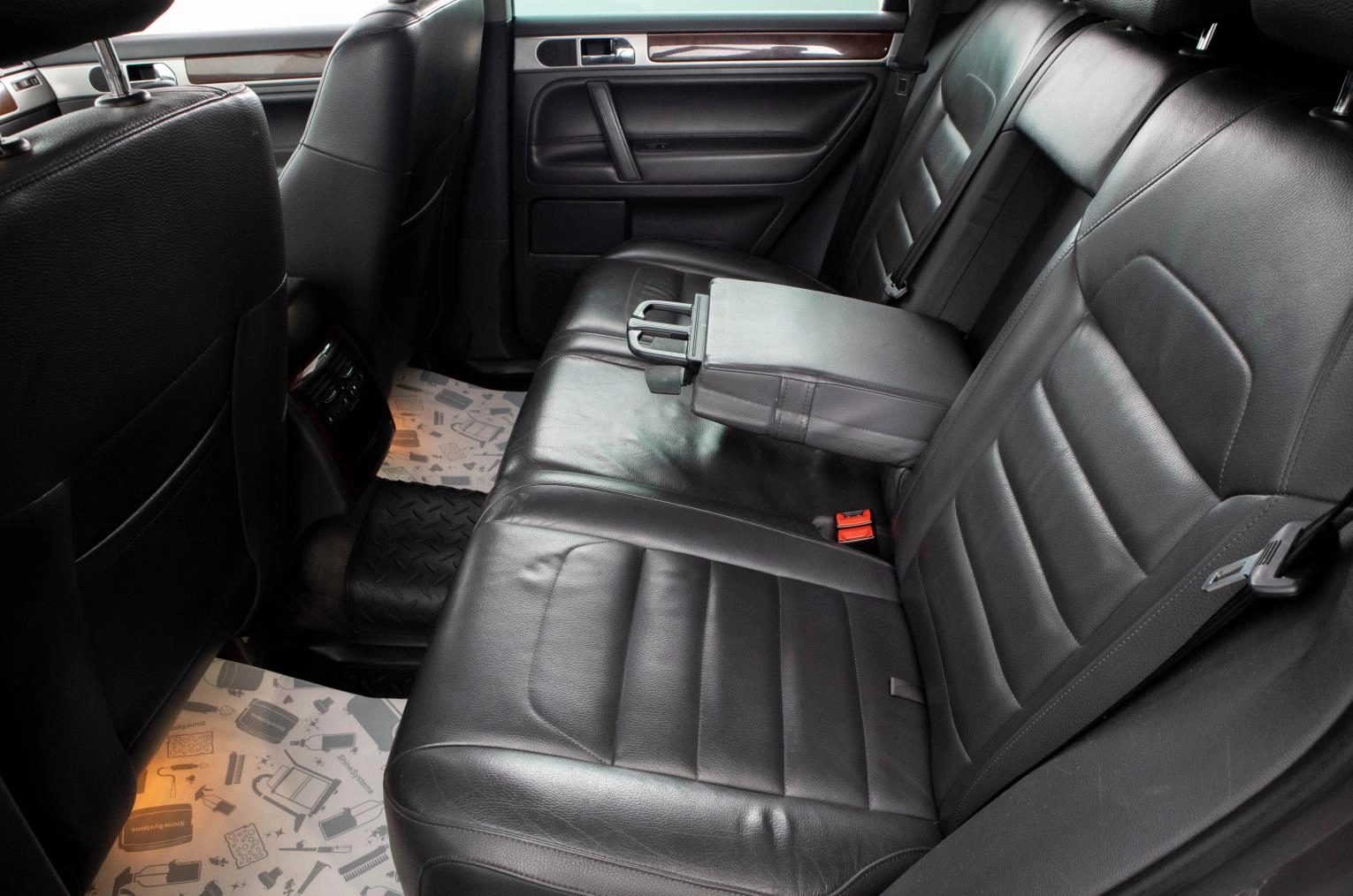 Volkswagen Touareg 28 из 30