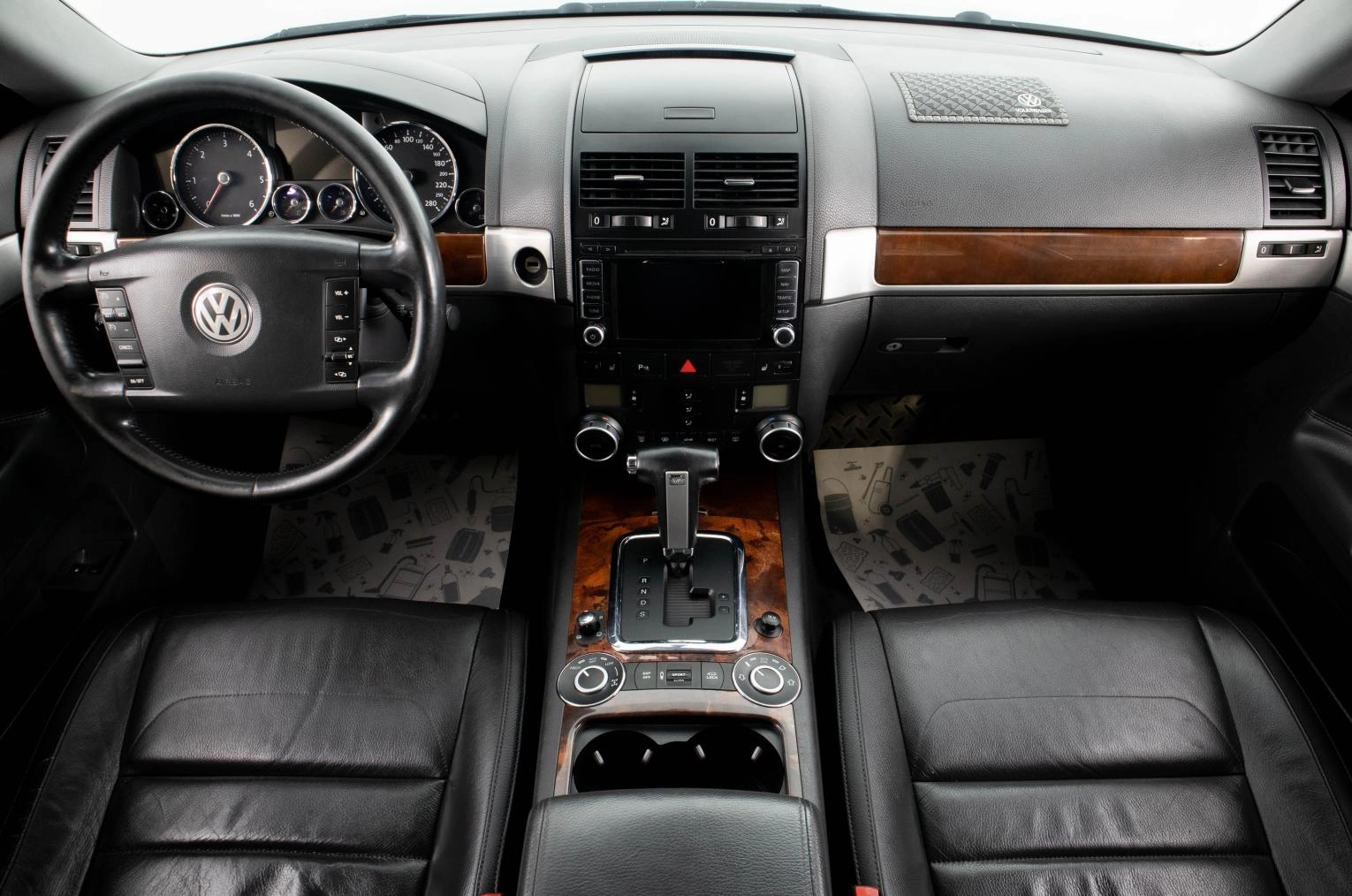 Volkswagen Touareg 10 из 30