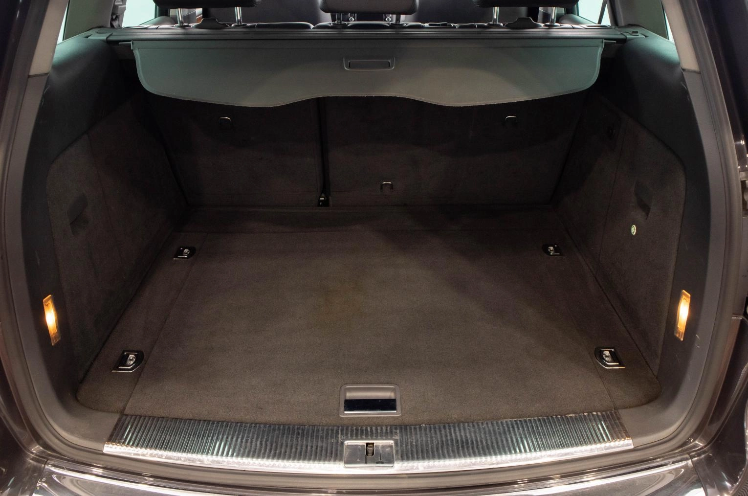 Volkswagen Touareg 30 из 30