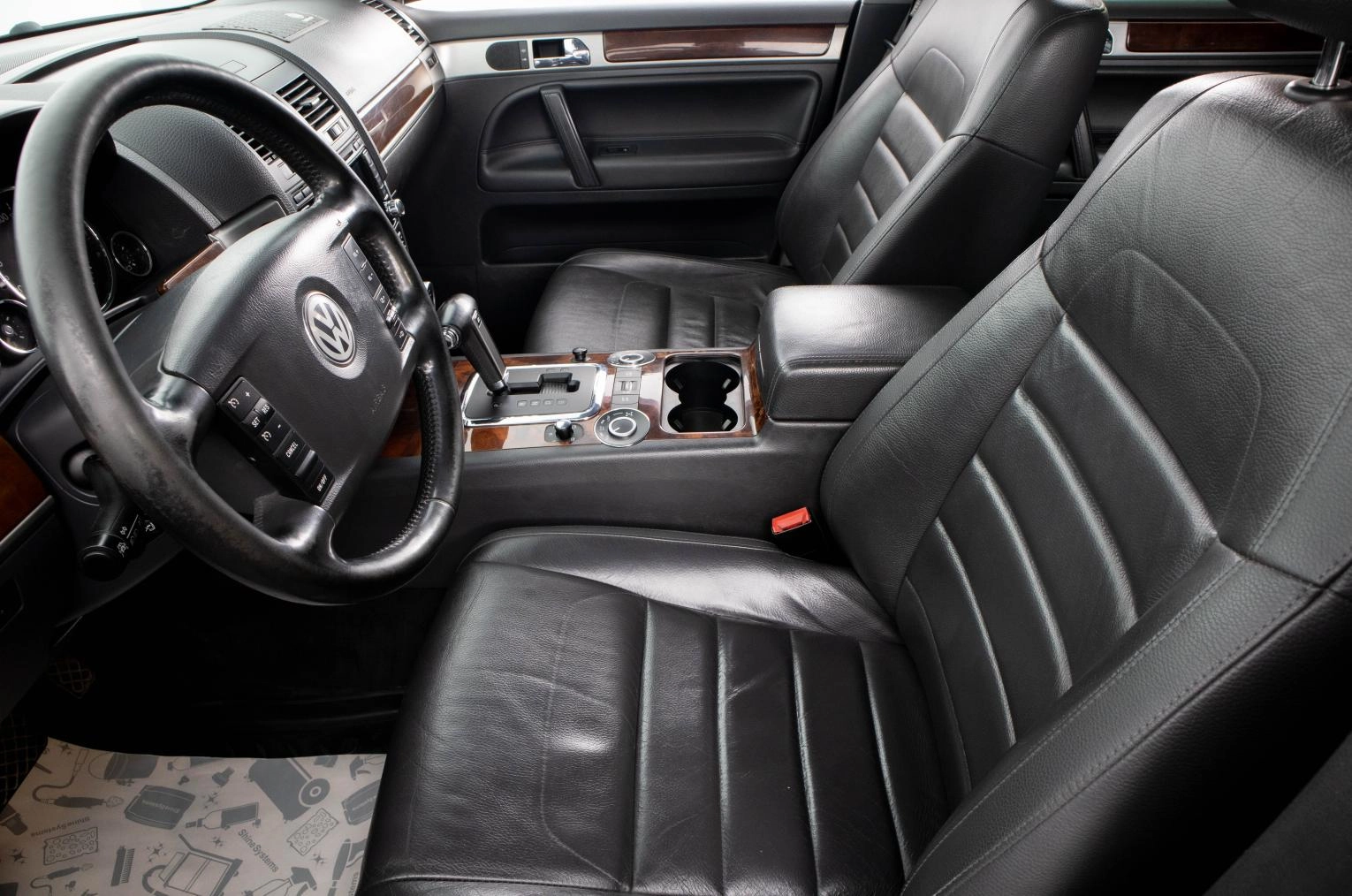 Volkswagen Touareg 11 из 30