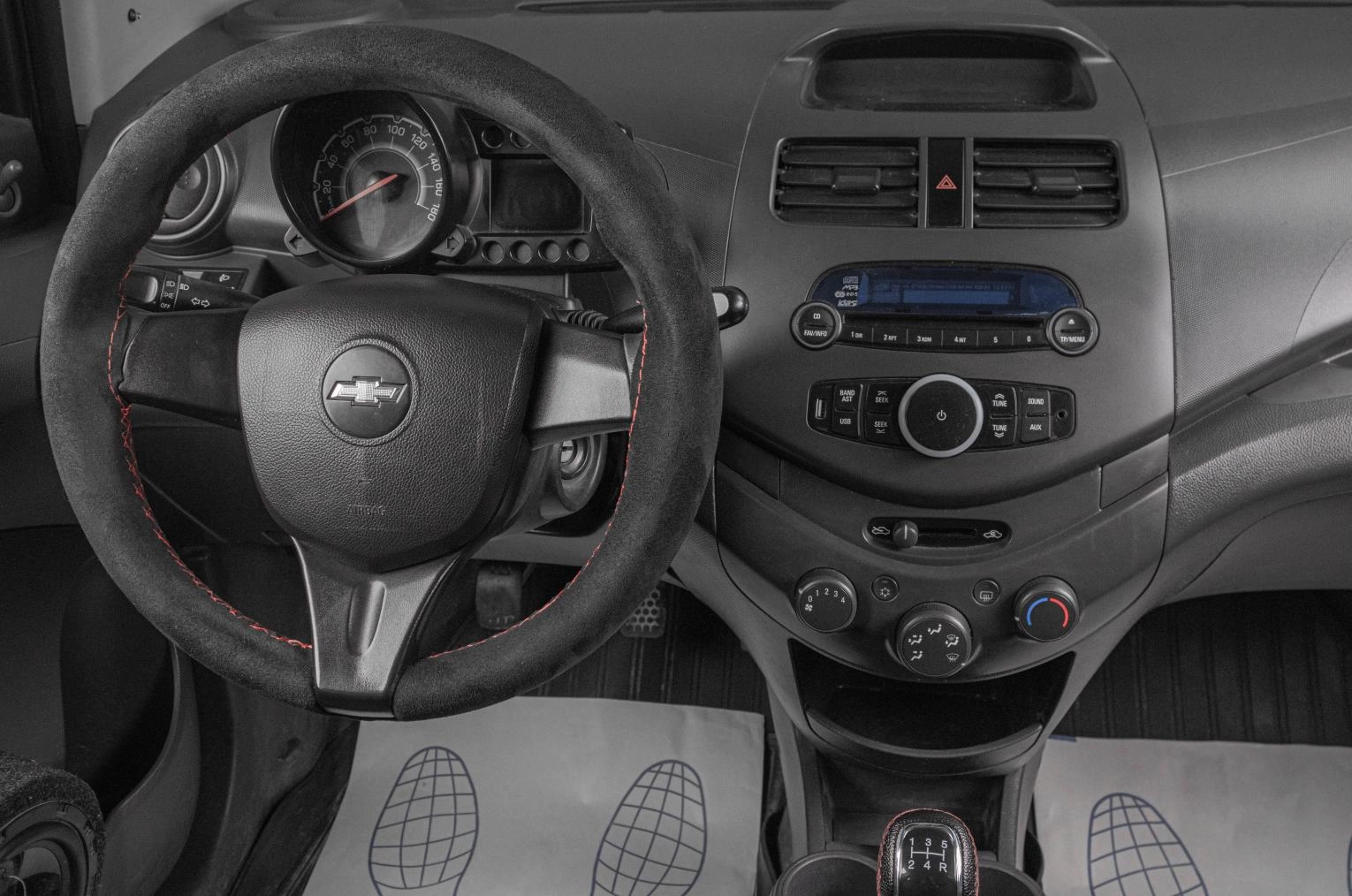 Chevrolet Spark 14 из 17