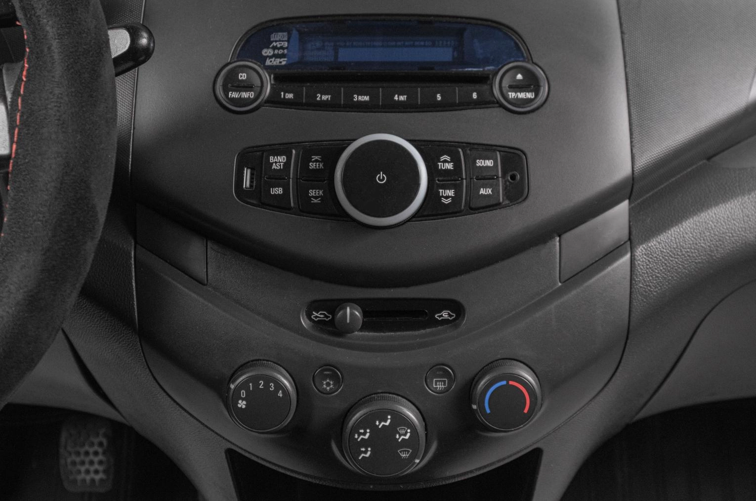 Chevrolet Spark 10 из 17