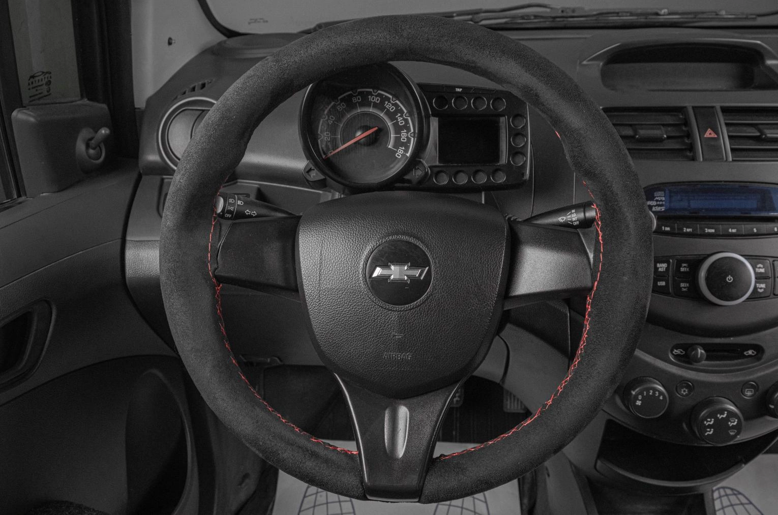 Chevrolet Spark 11 из 17