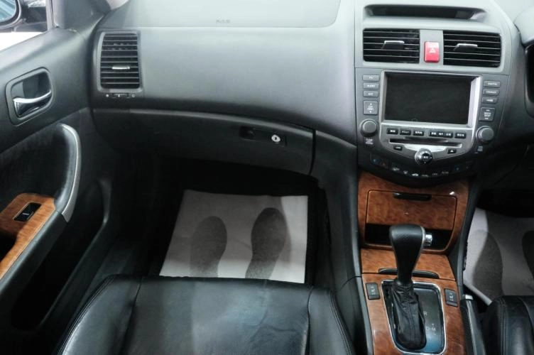 Honda Accord 19 из 24