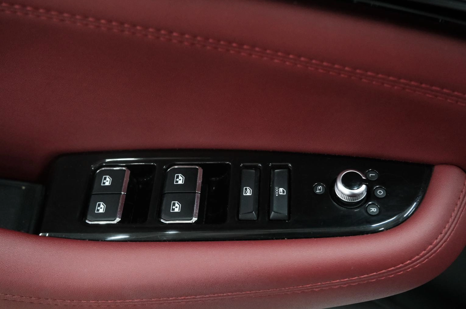 Changan CS85 9 из 27