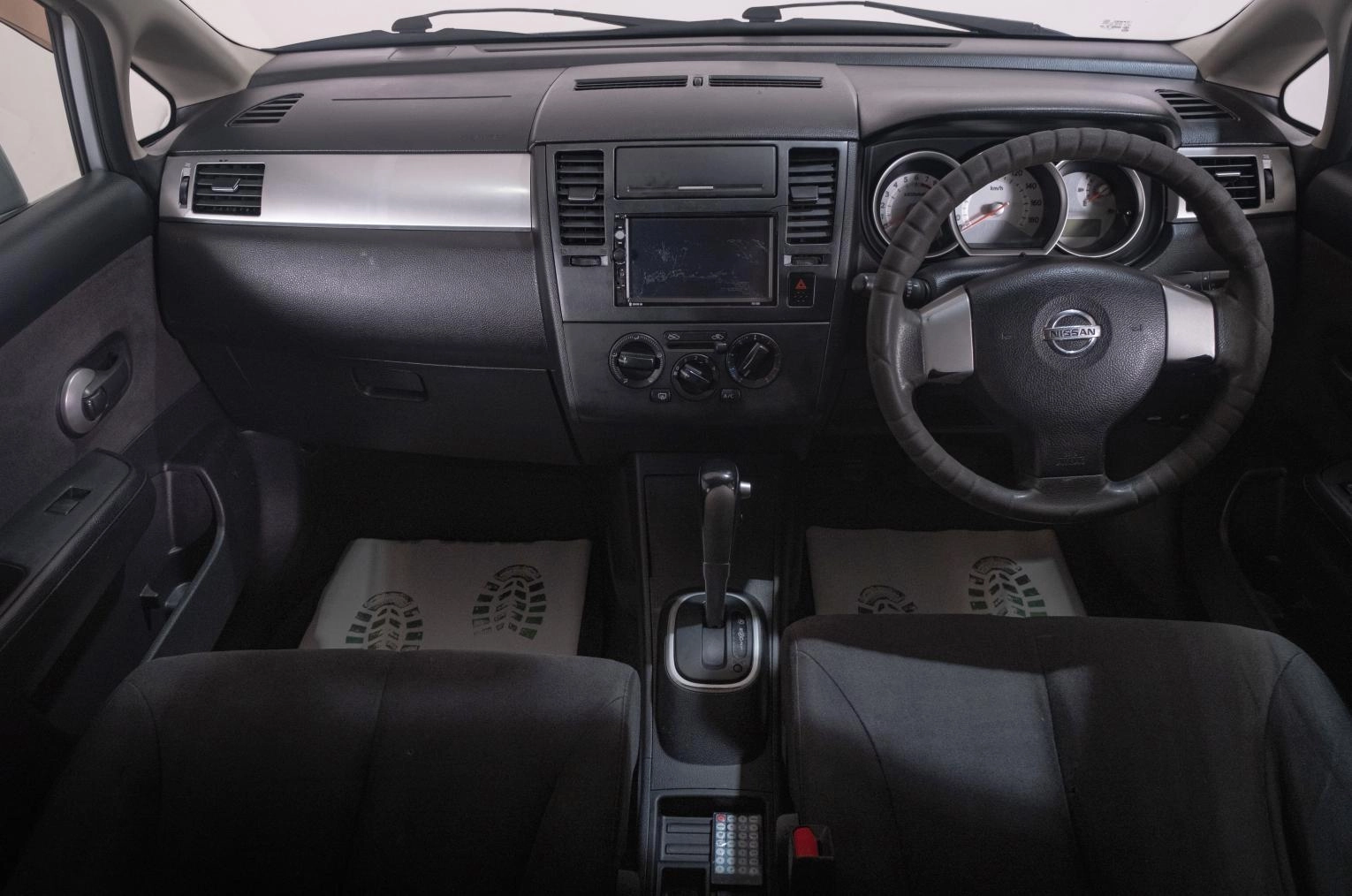 Nissan Tiida Latio 9 из 19