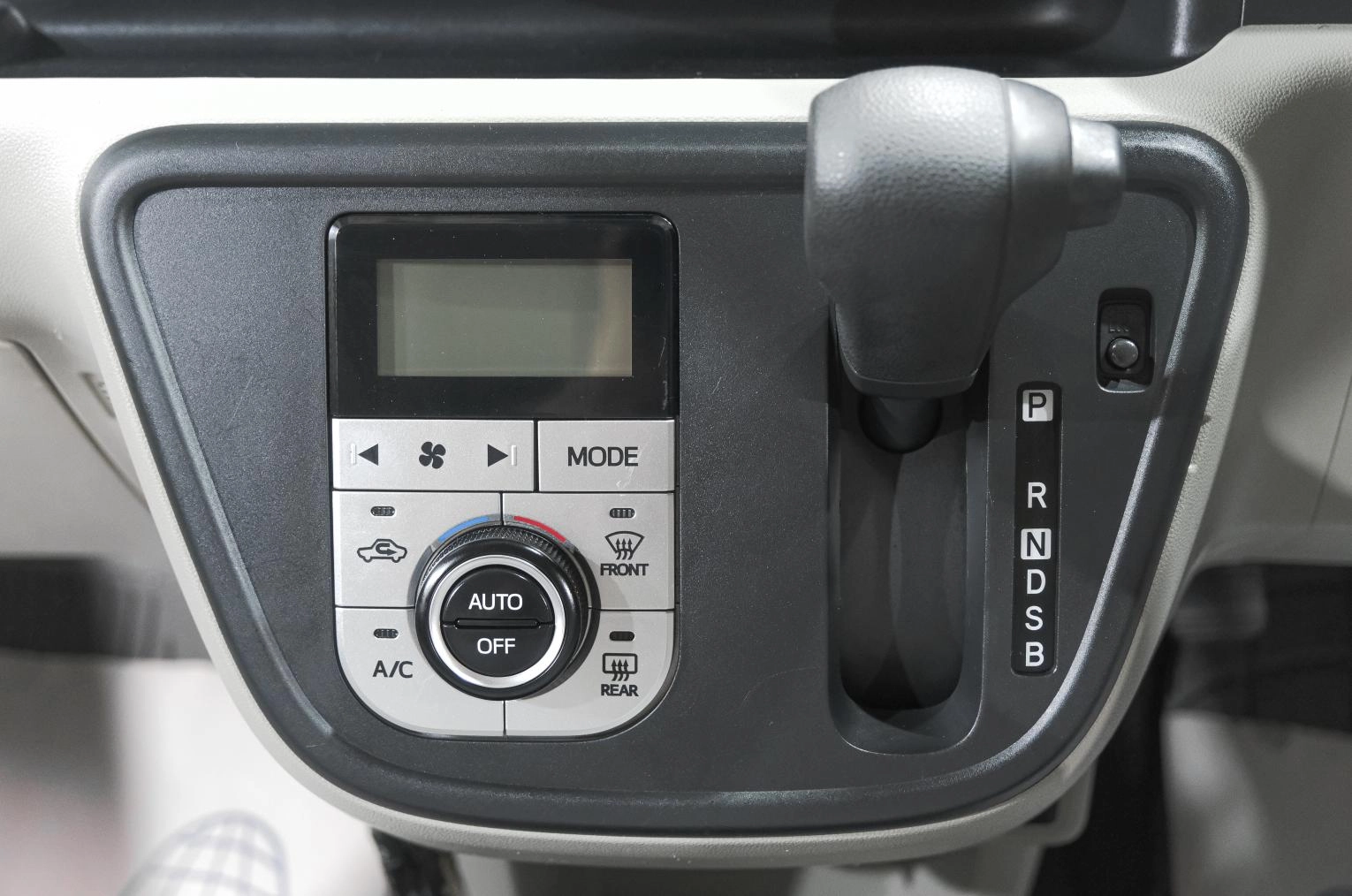 Daihatsu Boon 15 из 22