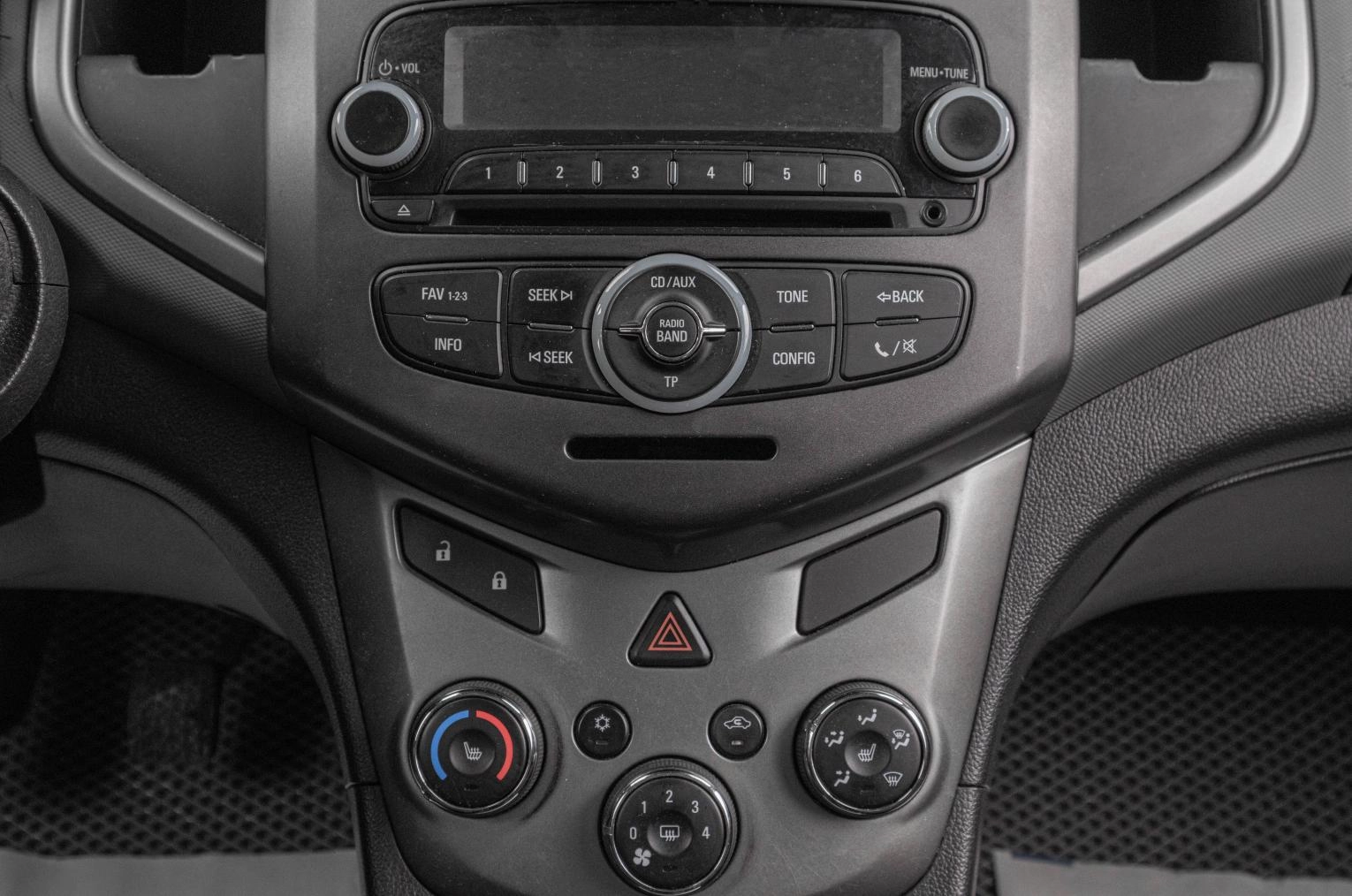 Chevrolet Aveo 12 из 18