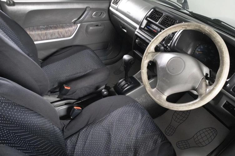 Suzuki Jimny 8 из 17