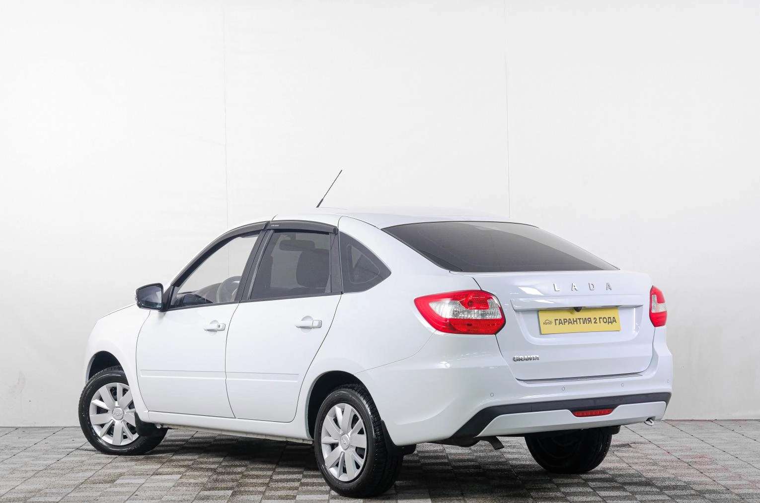 ВАЗ (LADA) Granta 4 из 21