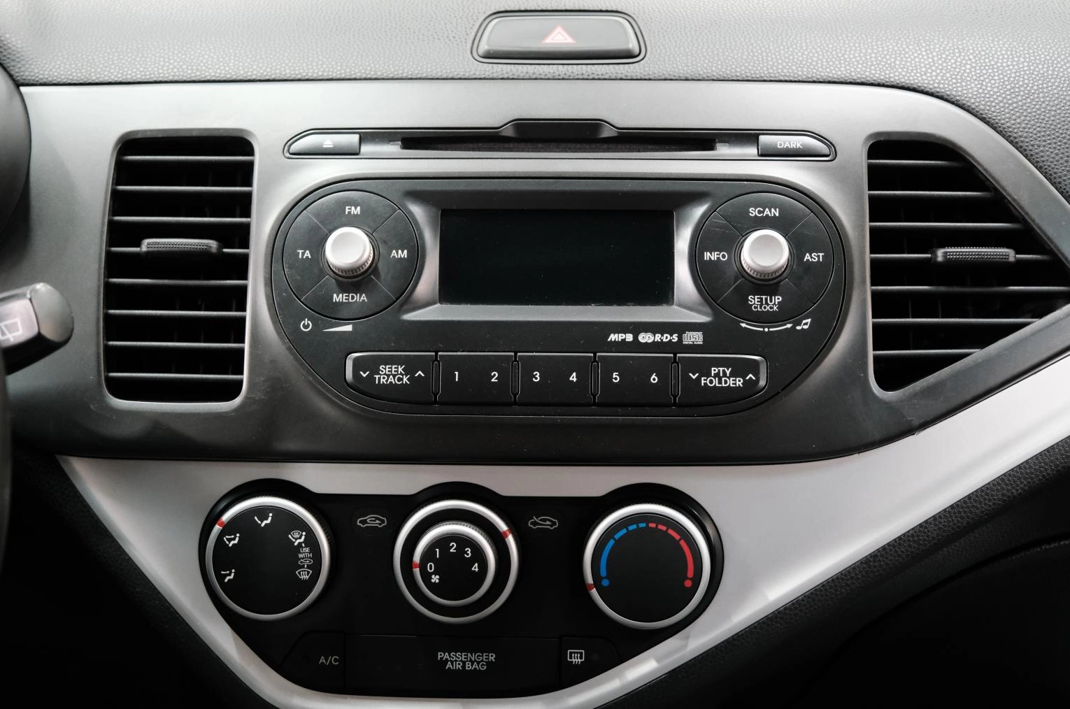 KIA Picanto 15 из 22