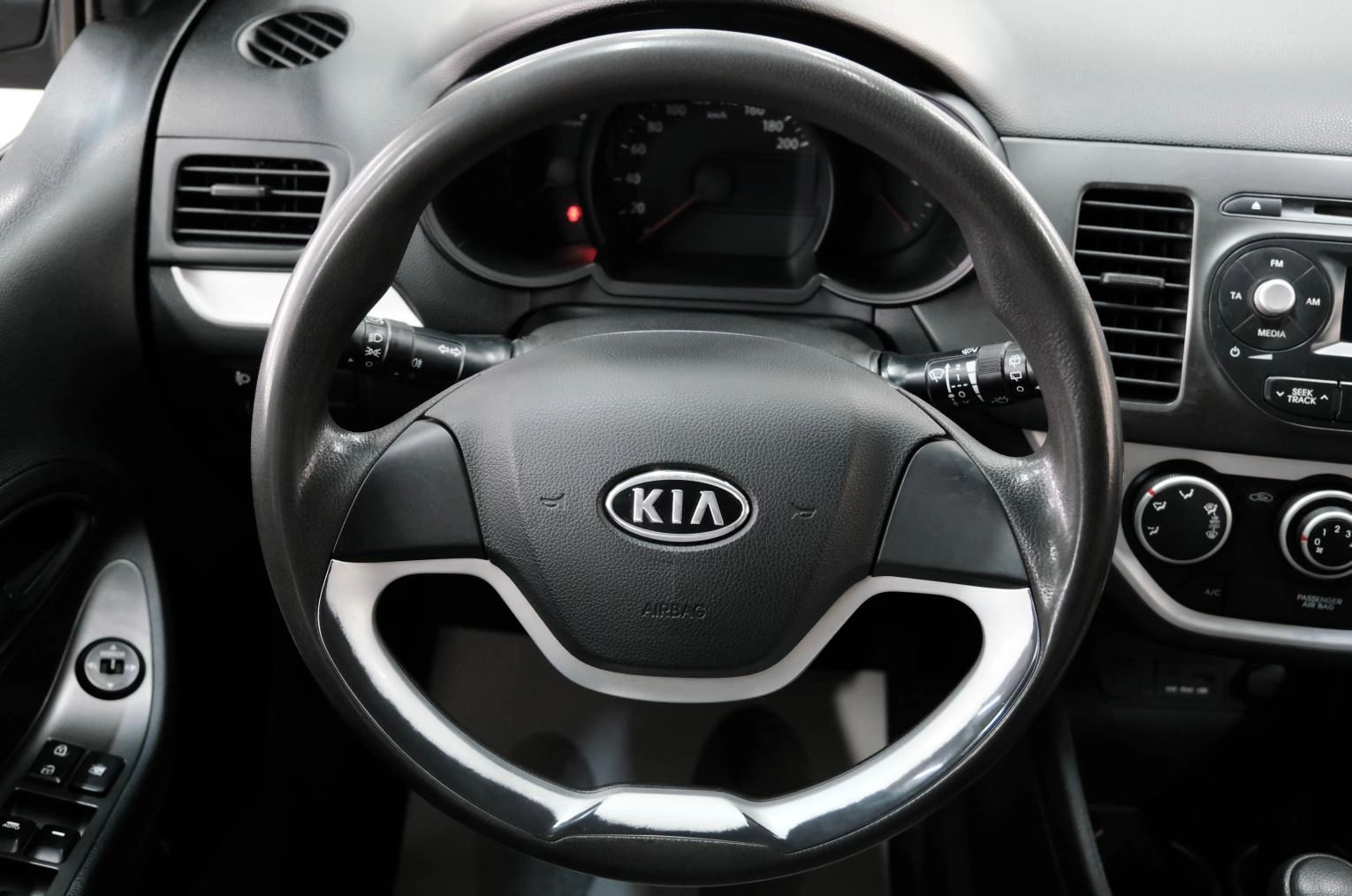 KIA Picanto 12 из 22