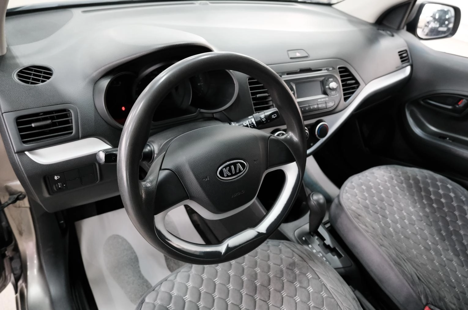 KIA Picanto 10 из 22