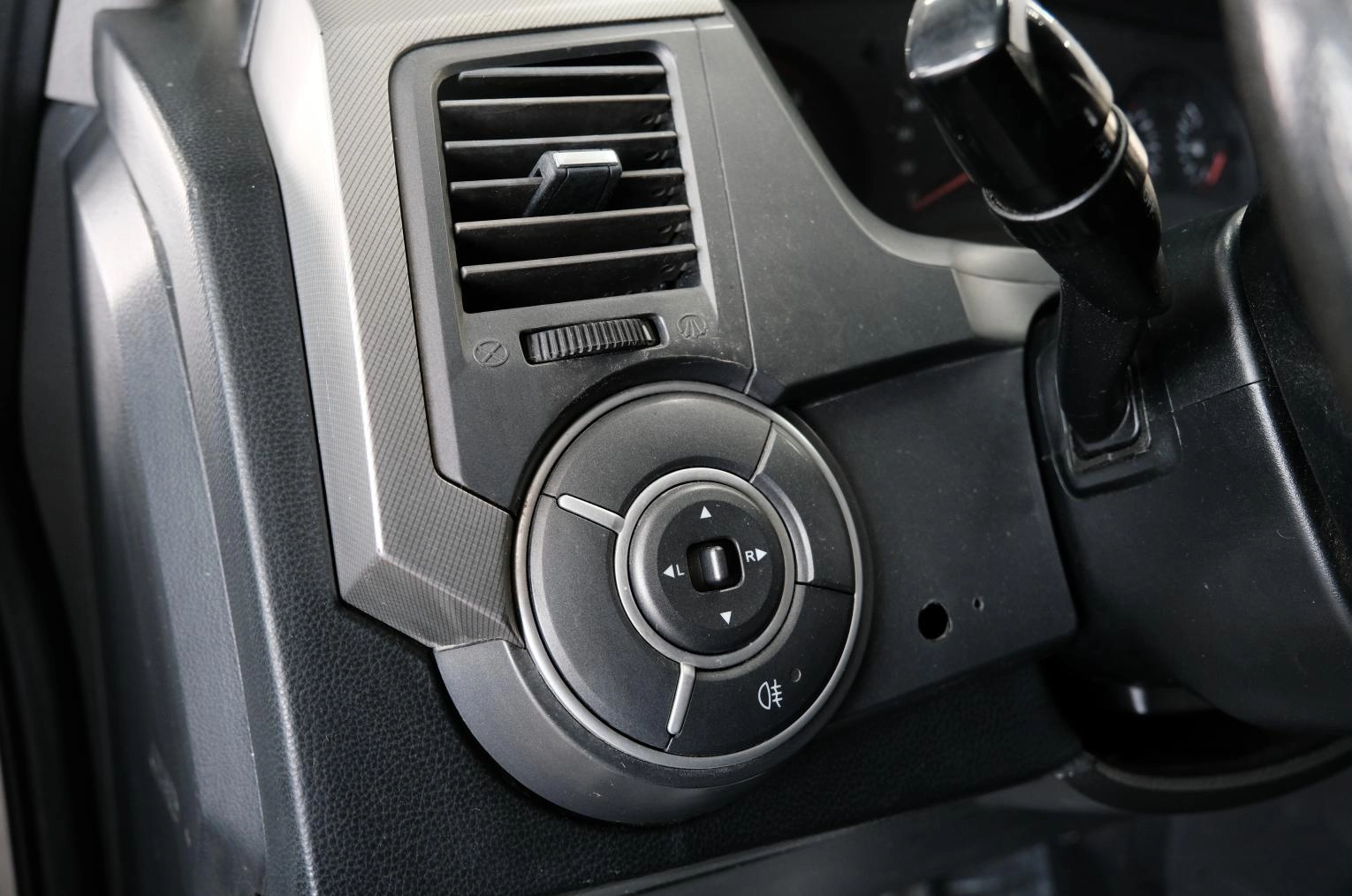 SsangYong Kyron 9 из 22