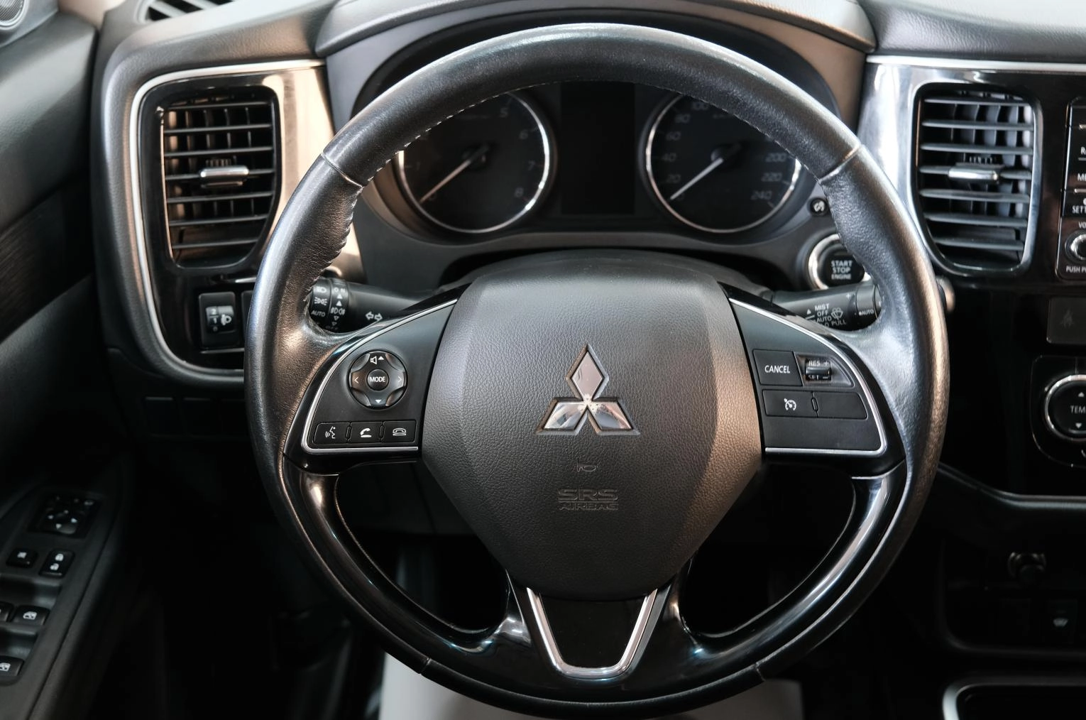 Mitsubishi Outlander 12 из 24