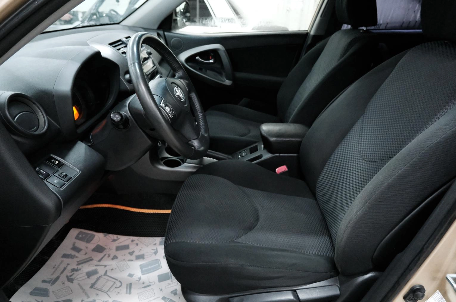 Toyota RAV4 7 из 25
