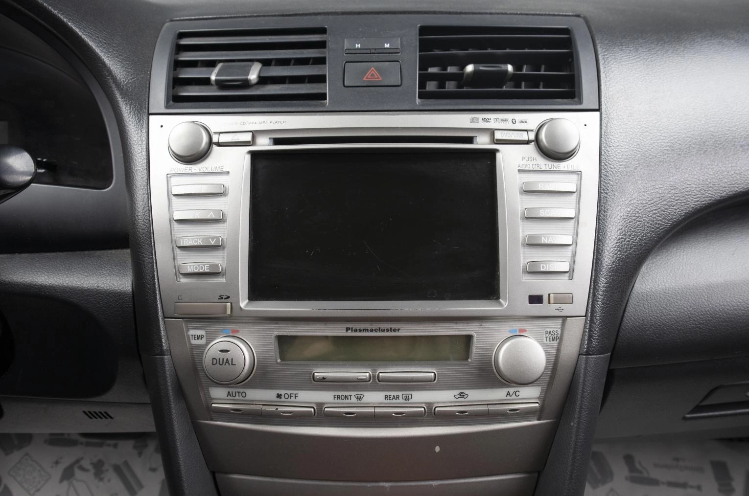 Toyota Camry 13 из 19