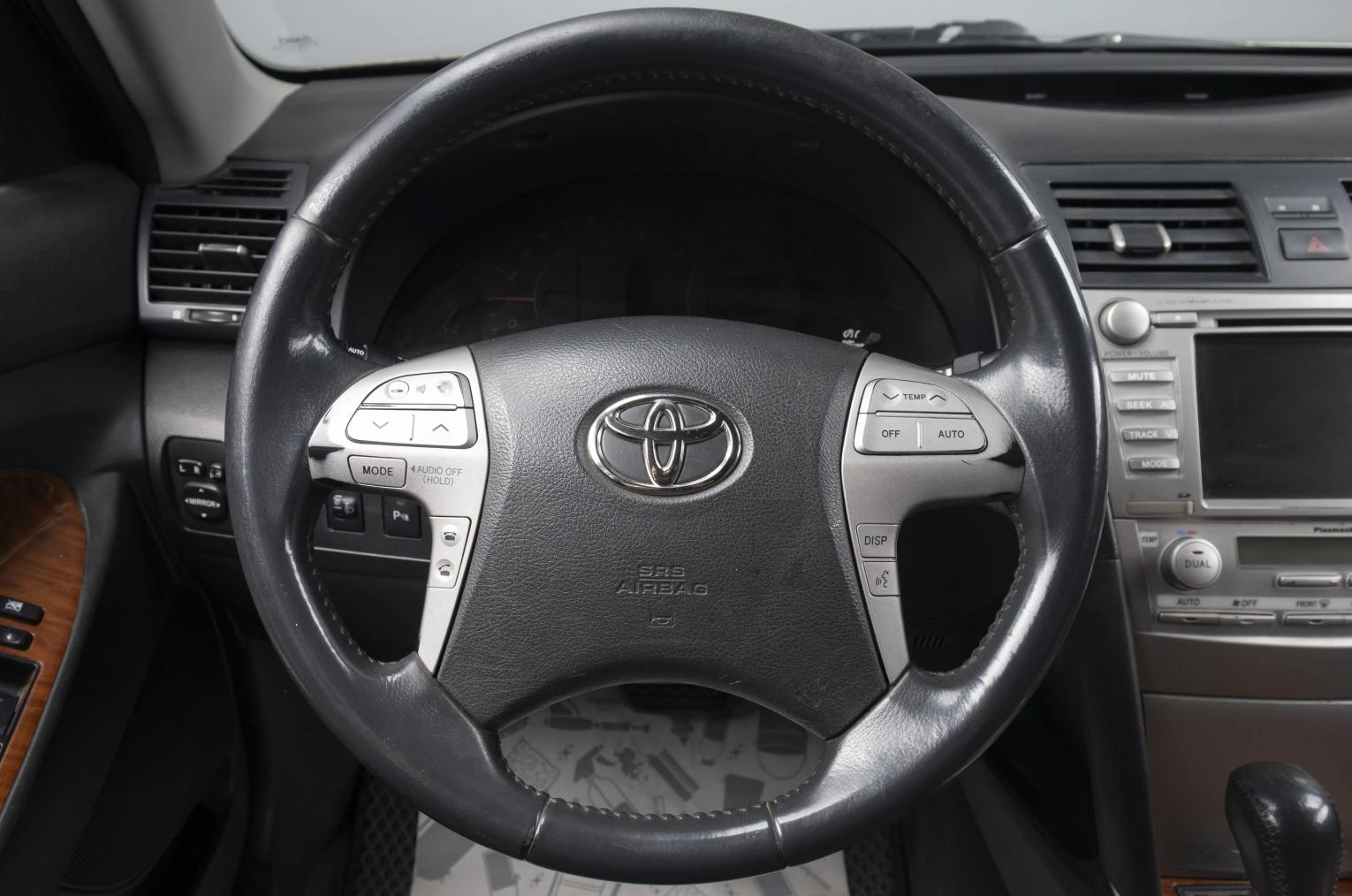 Toyota Camry 8 из 19