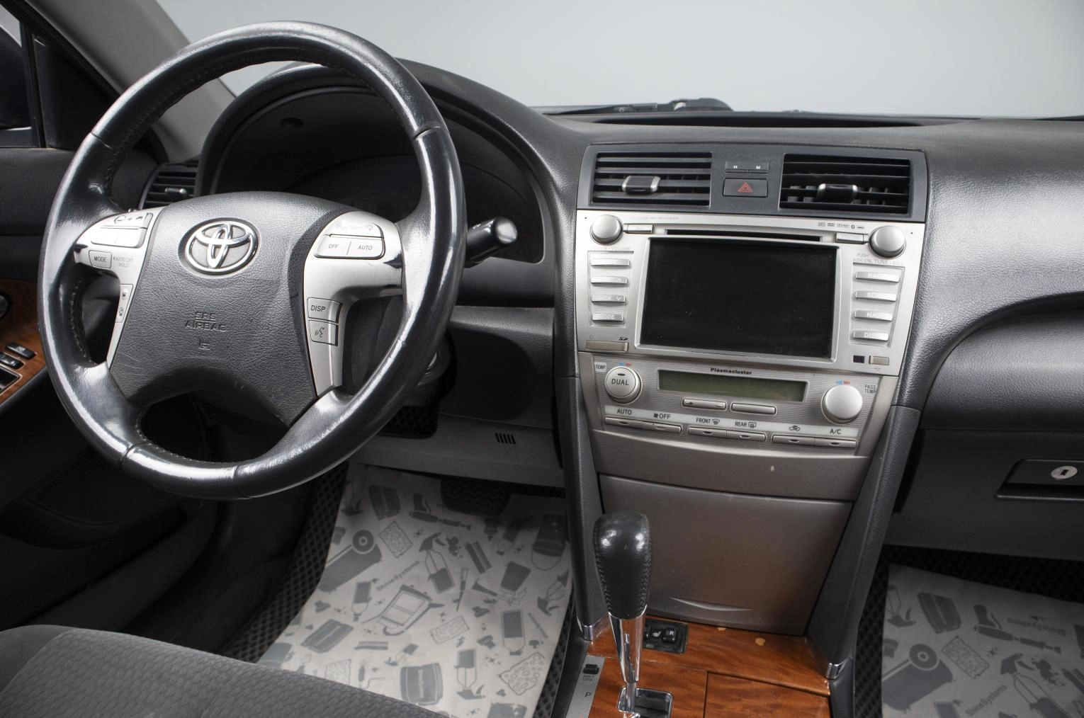 Toyota Camry 11 из 19