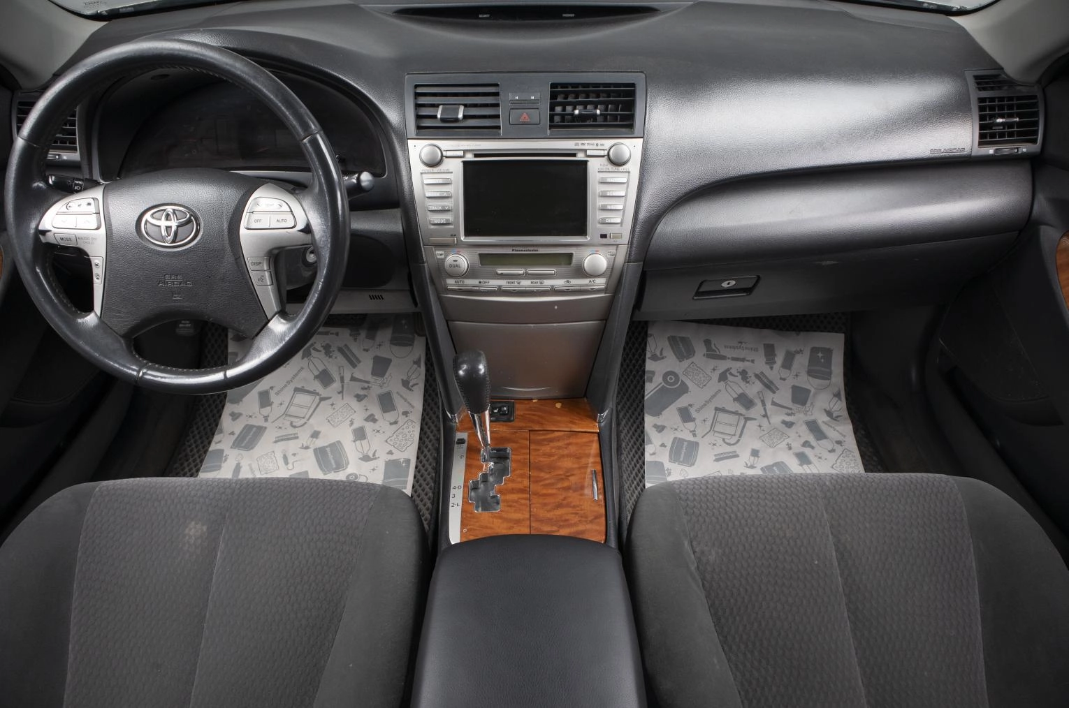 Toyota Camry 7 из 19