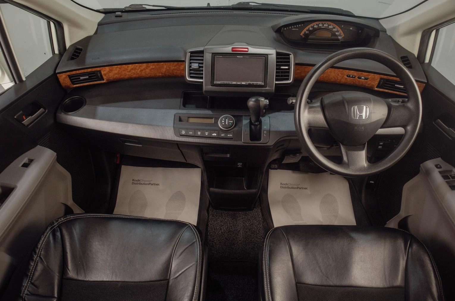 Honda Freed 9 из 17