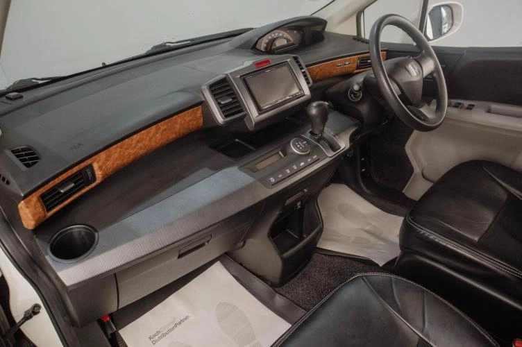 Honda Freed 10 из 17