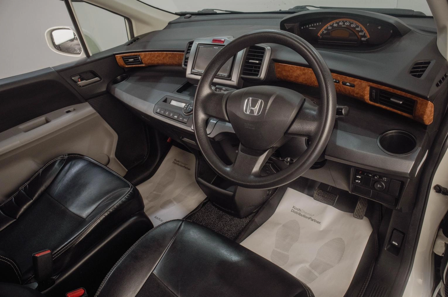 Honda Freed 8 из 17