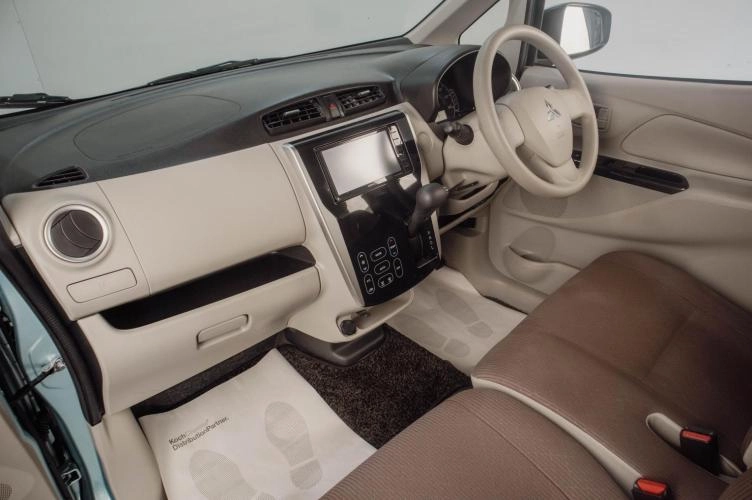 Mitsubishi EK Wagon 8 из 16