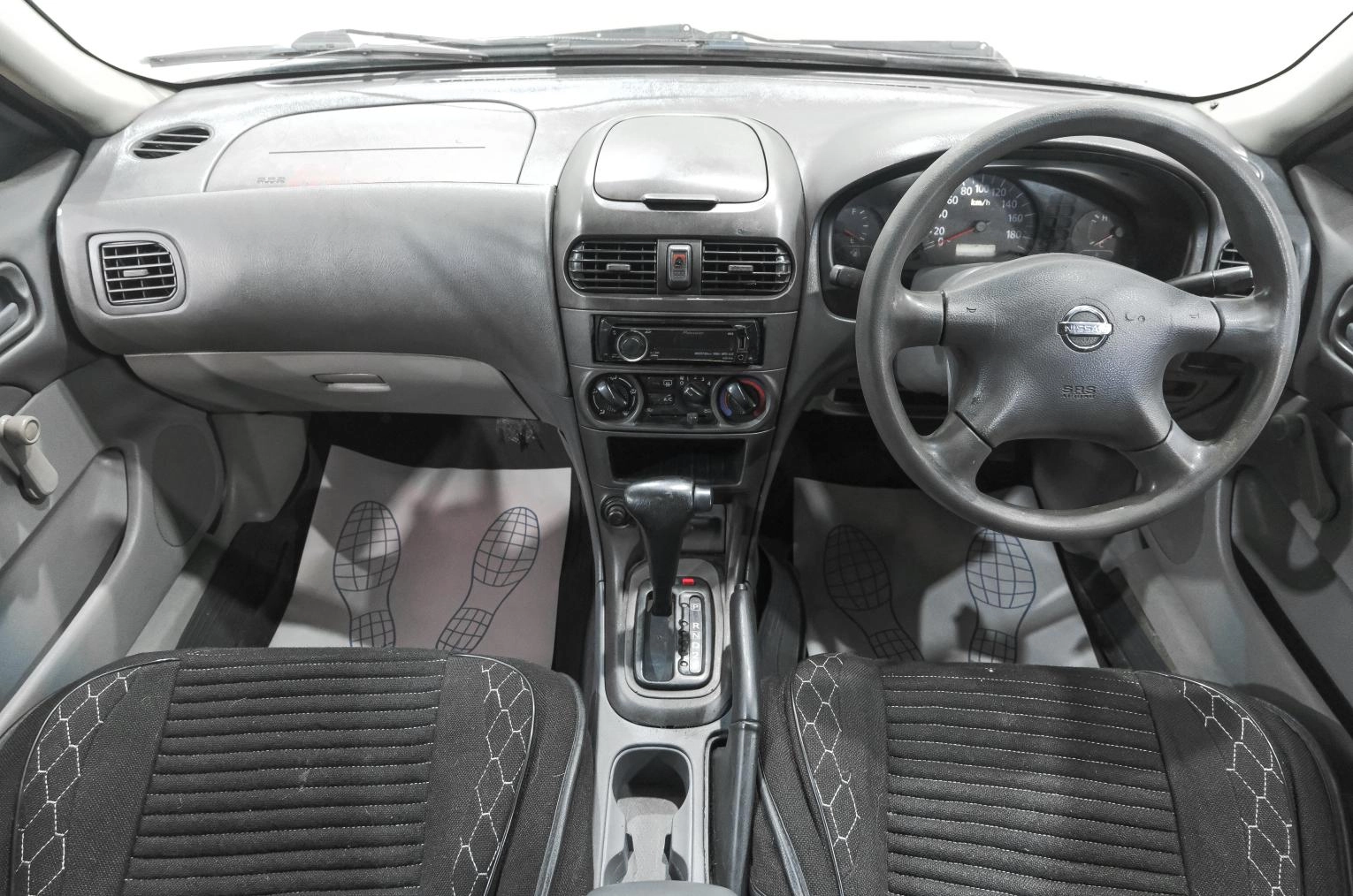 Nissan Sunny 10 из 14