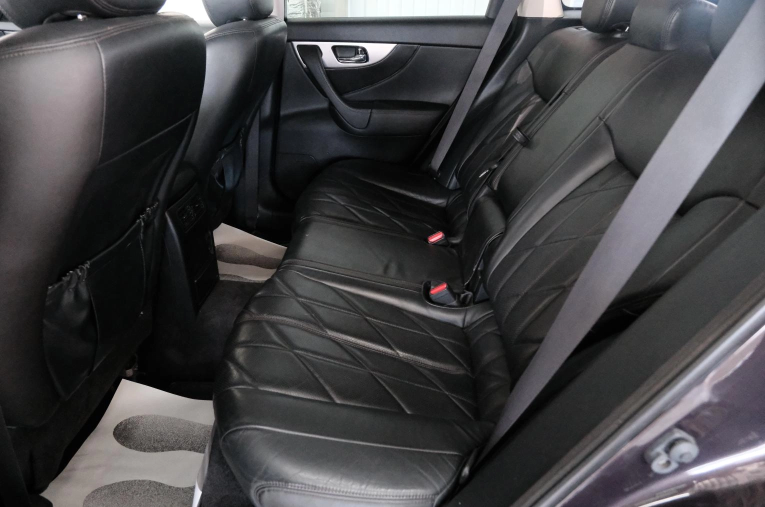 Infiniti FX50 23 из 25