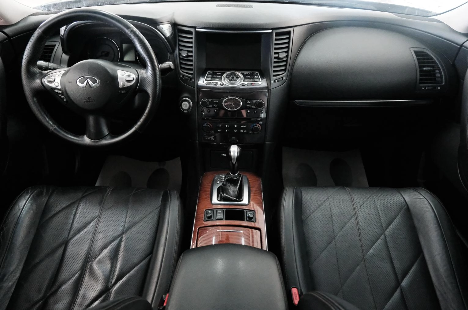 Infiniti FX50 17 из 25