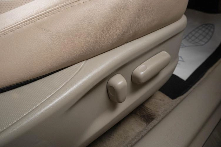 Toyota Camry 17 из 21