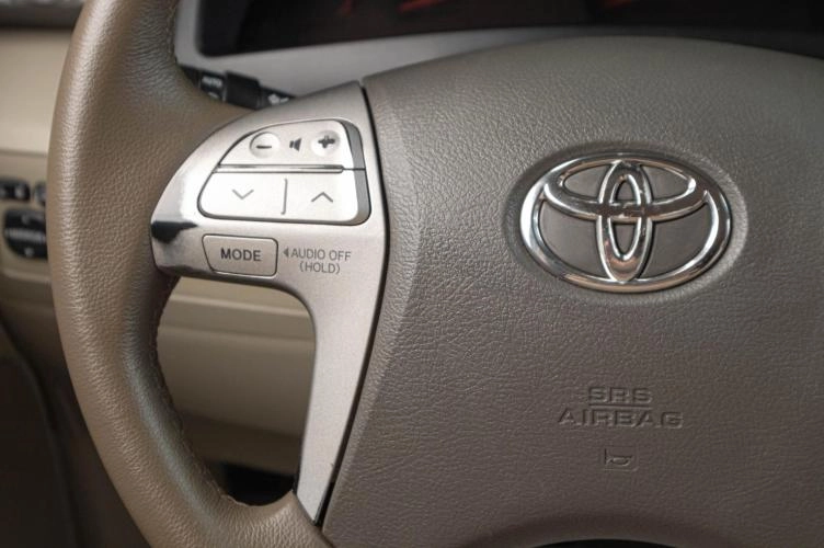 Toyota Camry 11 из 21