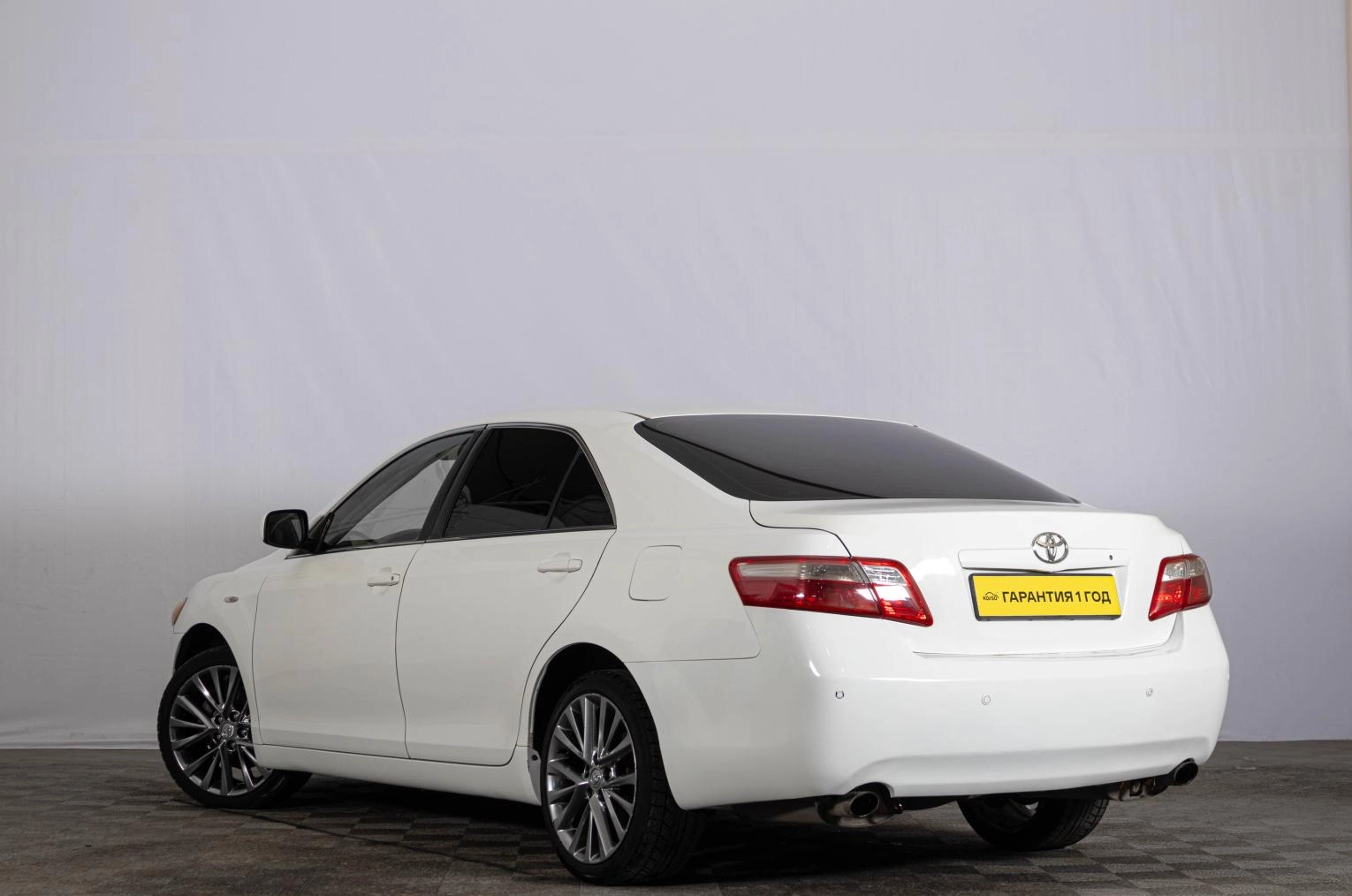 Toyota Camry 6 из 21