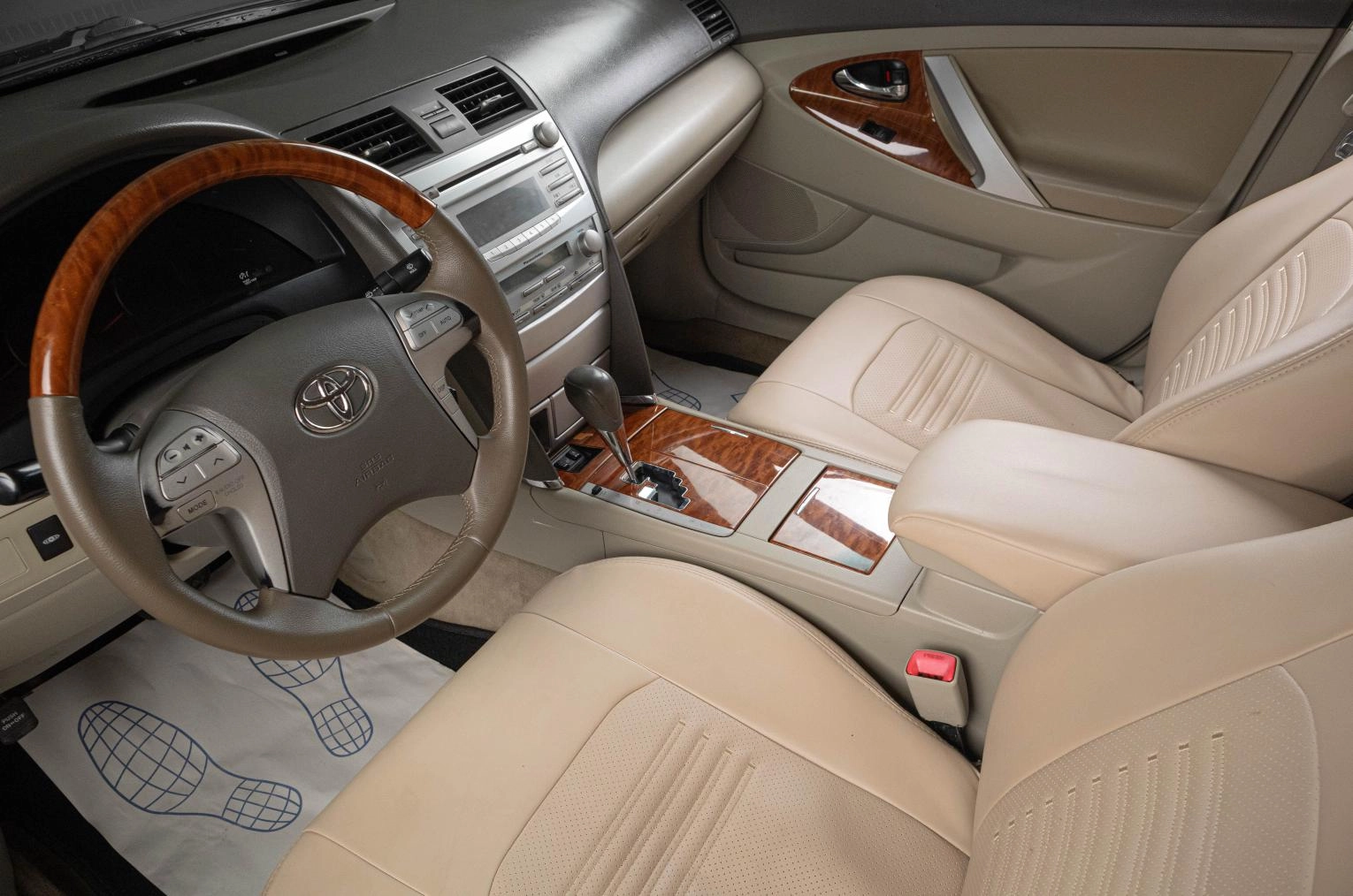 Toyota Camry 8 из 21