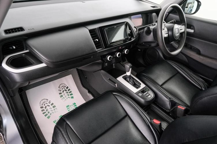 Honda Fit 12 из 22