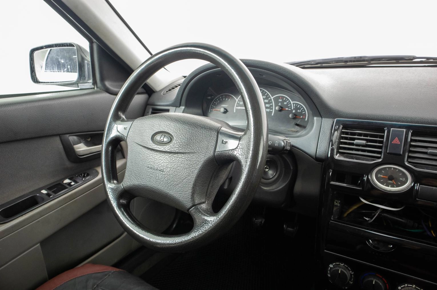 ВАЗ (LADA) Priora 11 из 18