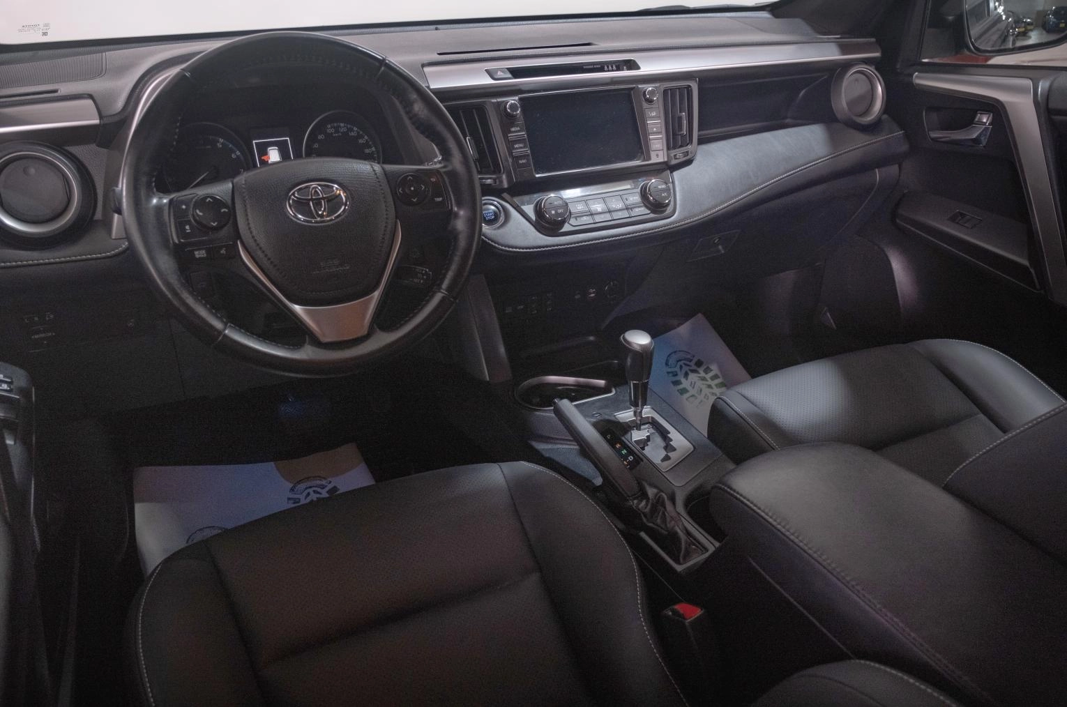 Toyota RAV4 8 из 22