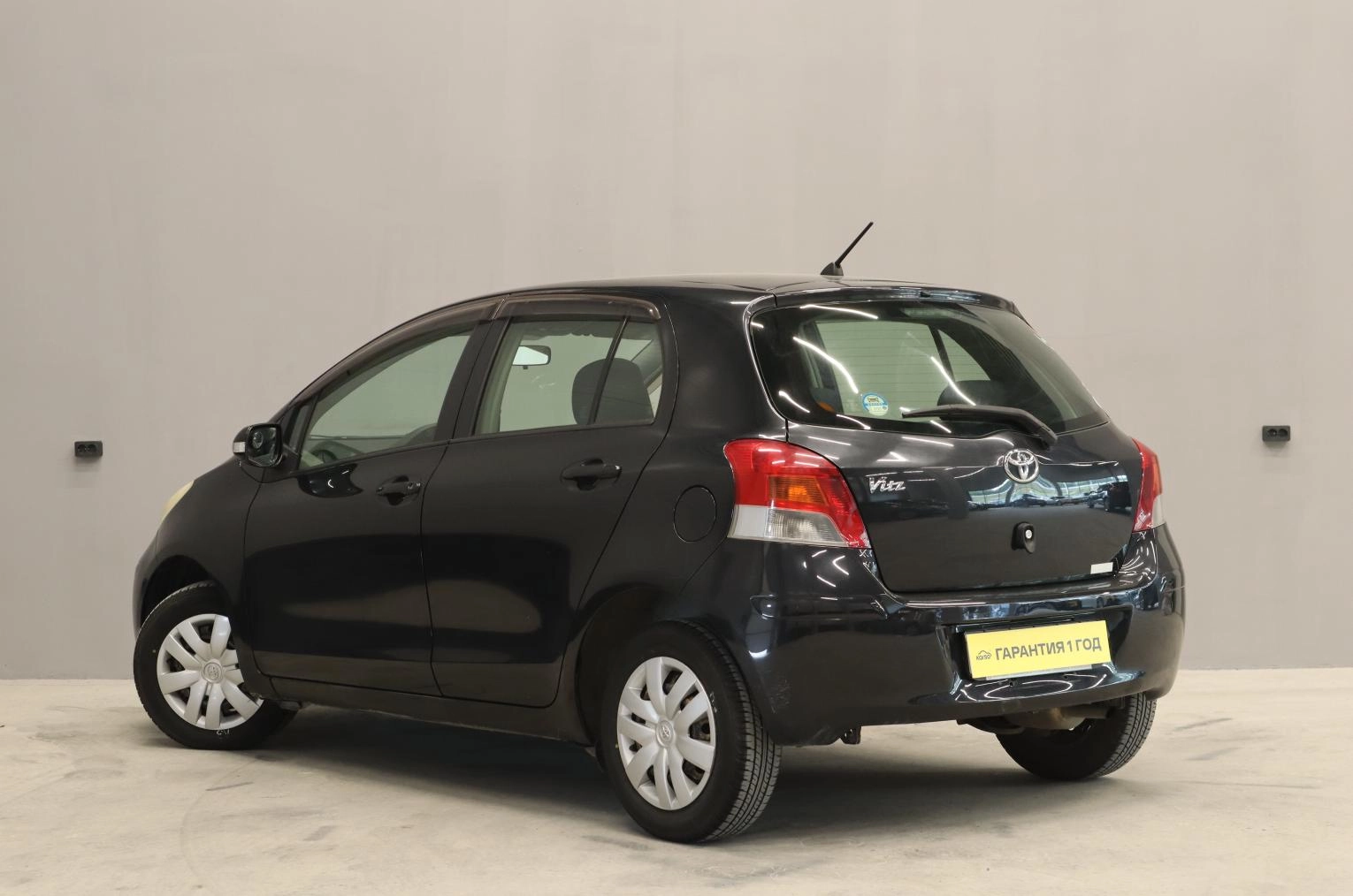 Toyota Vitz 5 из 16