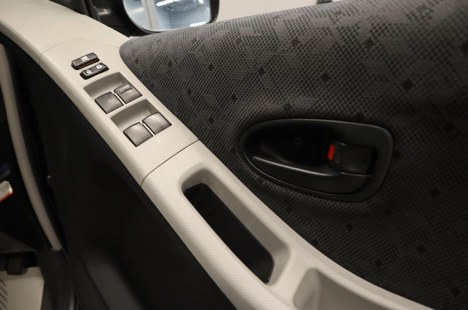 Toyota Vitz 7 из 16