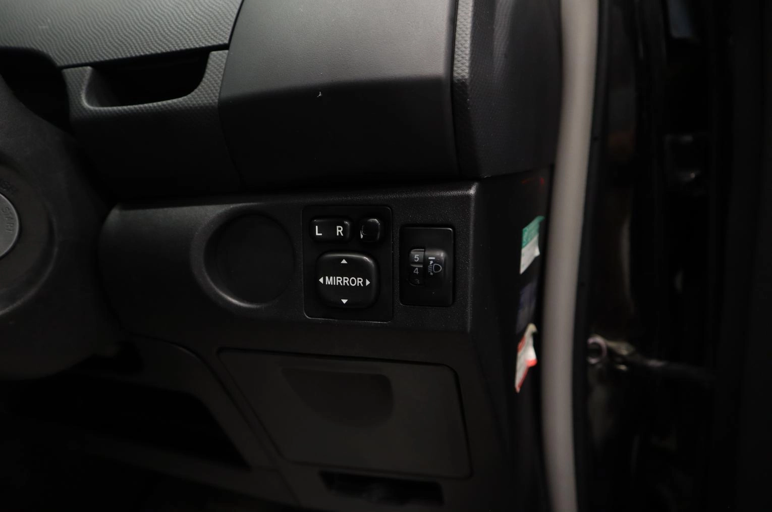 Toyota Vitz 8 из 16