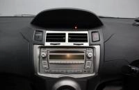 Toyota Vitz 9 из 16