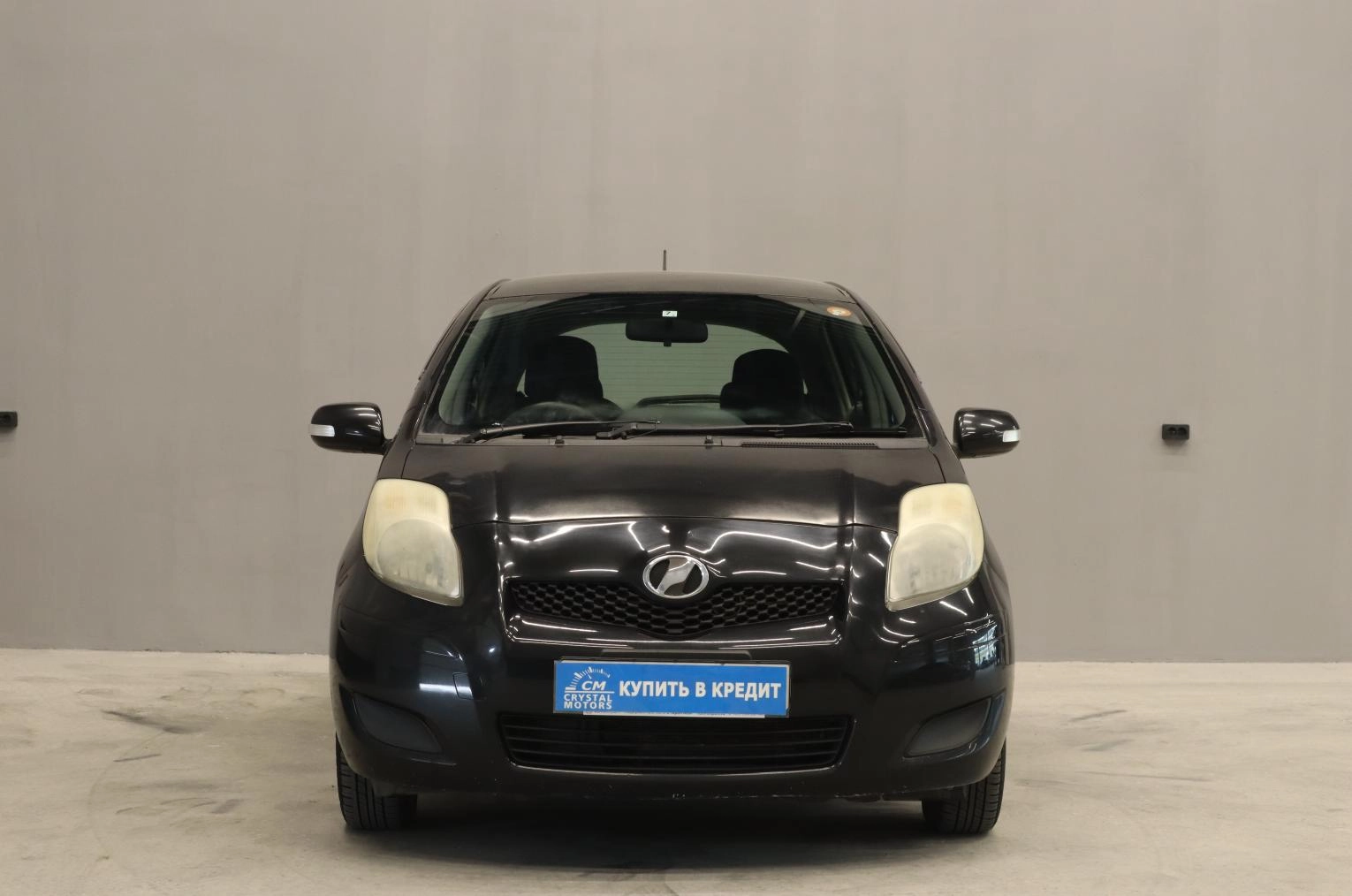 Toyota Vitz 3 из 16