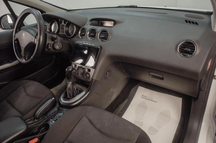 Peugeot 408 10 из 15